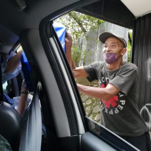 Perta Daya Gas Bagikan 50 Paket Sembako di Kawasan Jakarta